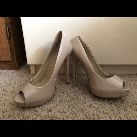 The perfect shade of Nude  peep toes heels! - Picture 2 of 4